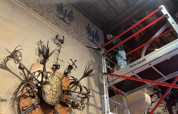 Actuació de neteja i manteniment al Gran Saló del Museu del Cau Ferrat