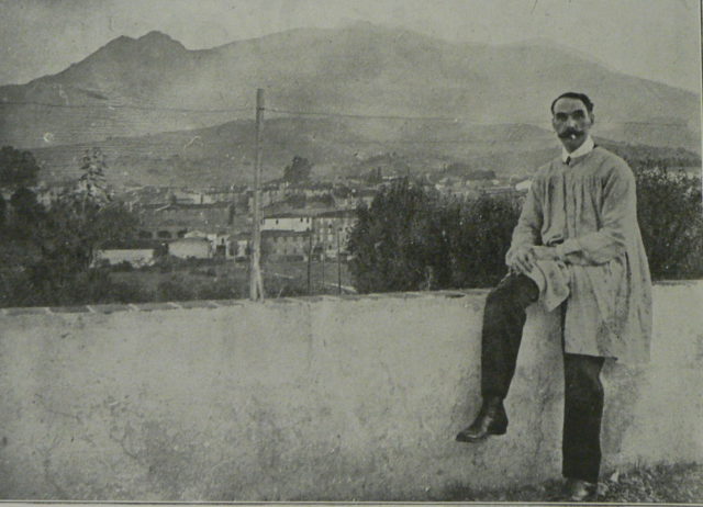 Gustau Violet a la seva residència de Prada de Conflent, prop del Canigó, l'any 1914