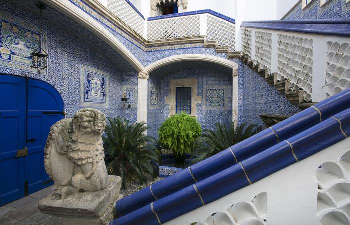Imatge de l'entrada del Palau de Maricel